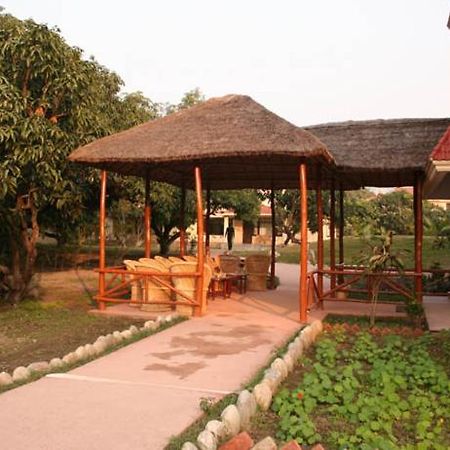 Nadiya Parao Garjia Buitenkant foto