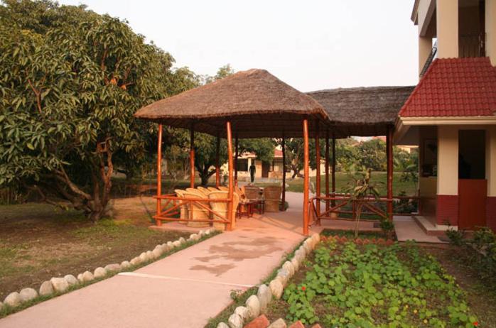 Nadiya Parao Garjia Buitenkant foto
